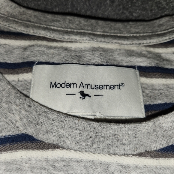 MODERN AMUSEMENT - Picture 6 of 7